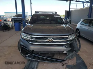 2020 Volkswagen Atlas SE with VIN 1V26E2CA9LC215891, listed as a Copart auction lot 60574035 with 93,744 mi miles and Salvage title. Bid and sale history available at DreamBid. Image 5.
