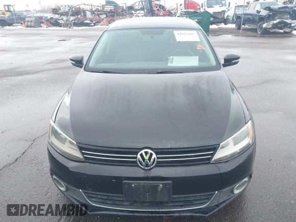 2014 Volkswagen Jetta SE with VIN 3VWD17AJXEM370663, listed as a IAAI auction lot 41612207 with 135,215 mi miles and . Bid and sale history available at DreamBid. Image 6.