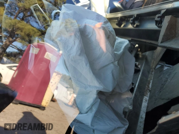 2017 FIAT 124 Spider Elaborazione Abarth z VIN JC1NFAEK6H0113755, wystawiony jako Copart lot #87475064 z przebiegiem Nie podano mil oraz Szkoda całkowita • Salvage title. Historia ofert i sprzedaży dostępna na DreamBid. Obrazek 9.
