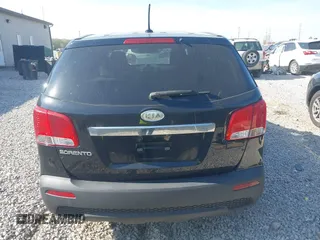 2011 Kia Sorento LX with VIN 5XYKT3A18BG007462, listed as a IAAI auction lot 42081727 with 183,594 mi miles and . Bid and sale history available at carsss.com. Image 15.