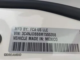 2021 Jeep Compass Latitude z VIN 3C4NJDBB8MT555358, wystawiony jako IAAI lot #42262036 z przebiegiem 67 917 mil mil oraz . Historia ofert i sprzedaży dostępna na DreamBid. Obrazek 9.