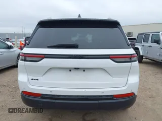 2023 Jeep Grand Cherokee Laredo z VIN 1C4RJHAG7PC640598, wystawiony jako IAAI lot #41607176 z przebiegiem 43 043 mil mil oraz . Historia ofert i sprzedaży dostępna na DreamBid. Obrazek 16.