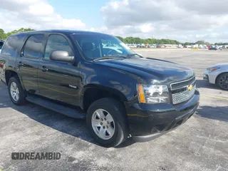 2013 Chevrolet Tahoe Commercial z VIN 1GNLC2E05DR218100, wystawiony jako IAAI lot #42182072 z przebiegiem 162 888 mil mil oraz . Historia ofert i sprzedaży dostępna na DreamBid. Obrazek 1.