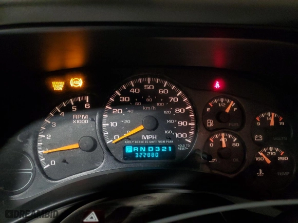2000 Chevrolet New Tahoe LT with VIN 1GNEC13T0YJ161129, listed as a Copart auction lot 84863944 with 322,880 mi miles and Salvage Title. Bid and sale history available at carsss.com. Image 9.