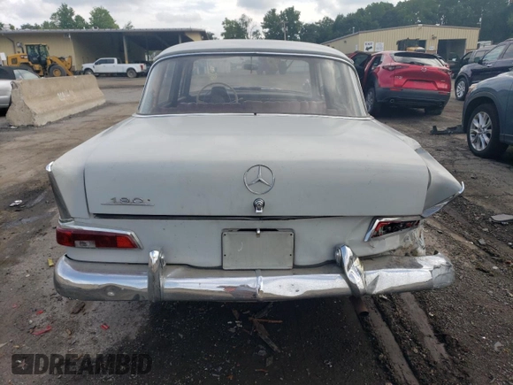 1962 Mercedes-Benz 190 z VIN 11001010026663, wystawiony jako Copart lot #77166834 z przebiegiem 47 390 mil mil oraz Tytuł czysty. Historia ofert i sprzedaży dostępna na DreamBid. Obrazek 6.
