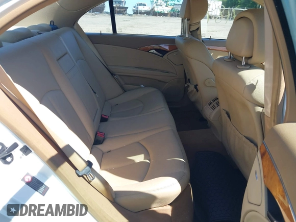 2008 Mercedes-Benz E 350 Luxury z VIN WDBUF87X38B360069, wystawiony jako IAAI lot #42327184 z przebiegiem 169 583 mil mil oraz . Historia ofert i sprzedaży dostępna na DreamBid. Obrazek 8.