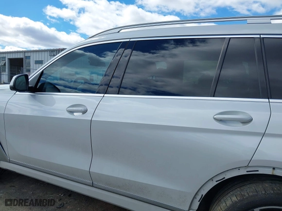 2023 BMW X7 xDrive40i with VIN 5UX23EM05P9R02428, listed as a IAAI auction lot 41695731 with 34,287 mi miles. Bid and sale history available at carsss.com. Image 14.