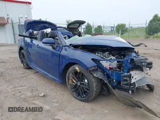 2025 Toyota Camry LE z VIN 4T1DAACK4SU024794, wystawiony jako IAAI lot #42475742 z przebiegiem Nie podano mil oraz . Historia ofert i sprzedaży dostępna na DreamBid. Obrazek 1.