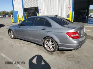 2013 Mercedes-Benz C 300 Sport z VIN WDDGF8AB6DA816602, wystawiony jako Copart lot #59188125 z przebiegiem 158 834 mil mil oraz Czysty tytuł • Clean title. Historia ofert i sprzedaży dostępna na DreamBid. Obrazek 2.