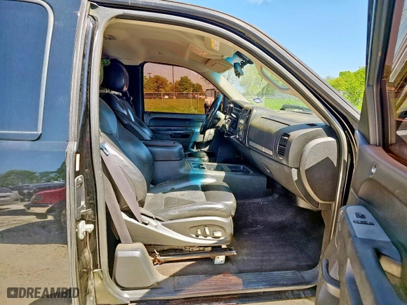 2011 Chevrolet Silverado 1500 LT with VIN 1GCRCSE07BZ124560, listed as a Copart auction lot 52744465 with 217,889 mi miles and Clean Title. Bid and sale history available at carsss.com. Image 5.