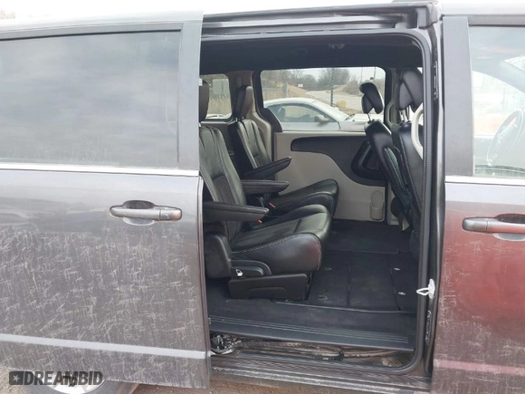 2019 Dodge Grand Caravan SXT with VIN 2C4RDGCG9KR621193, listed as a IAAI auction lot 41570938 with 40,529 mi miles. Bid and sale history available at carsss.com. Image 8.