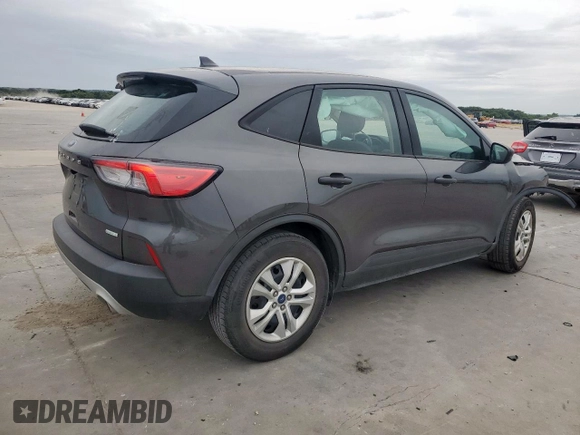2020 Ford Escape S z VIN 1FMCU0F65LUC08803, wystawiony jako Copart lot #63665045 z przebiegiem 47 606 mil mil oraz Czysty tytuł • Clean title. Historia ofert i sprzedaży dostępna na DreamBid. Obrazek 3.