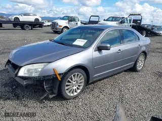2006 Mercury Milan Premier with VIN 3MEHM08166R615793, listed as a IAAI auction lot 41819034 with 225,756 mi miles. Bid and sale history available at carsss.com. Image 2.