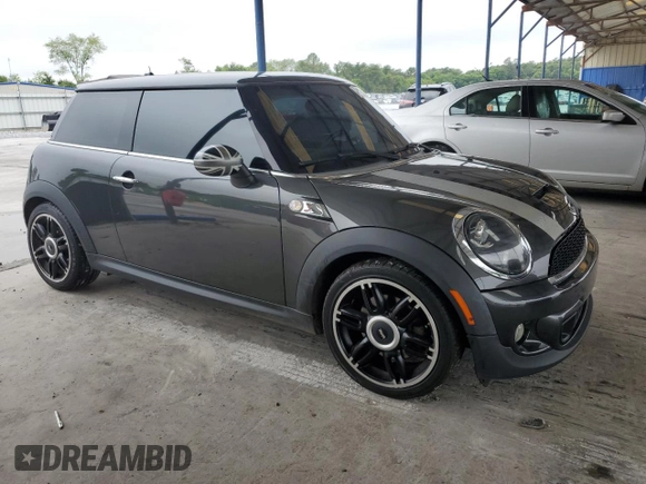 2013 MINI Hardtop S with VIN WMWSV3C5XDT391498, listed as a Copart auction lot 61987955 with 106,189 mi miles and Clean title. Bid and sale history available at DreamBid. Image 4.