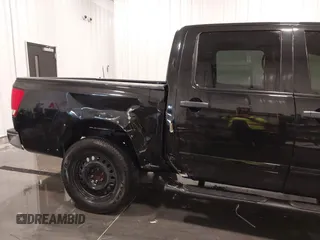 2015 Nissan Titan SV z VIN 1N6AA0EC6FN502962, wystawiony jako IAAI lot #41358935 z przebiegiem 102 204 mil mil oraz . Historia ofert i sprzedaży dostępna na DreamBid. Obrazek 6.