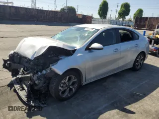 2021 Kia Forte LXS with VIN 3KPF24ADXME306441, listed as a Copart auction lot 59231235 with 70,600 mi miles and Salvage title. Bid and sale history available at DreamBid. Image 1.