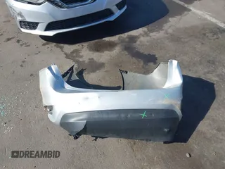2017 Nissan Sentra S z VIN 3N1AB7AP9HY277592, wystawiony jako IAAI lot #42287903 z przebiegiem 186 876 mil mil oraz . Historia ofert i sprzedaży dostępna na DreamBid. Obrazek 12.