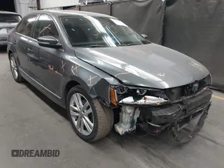 2017 Volkswagen Jetta SEL z VIN 3VWL17AJ7HM372936, wystawiony jako IAAI lot #42336213 z przebiegiem 81 856 mil mil oraz . Historia ofert i sprzedaży dostępna na DreamBid. Obrazek 1.