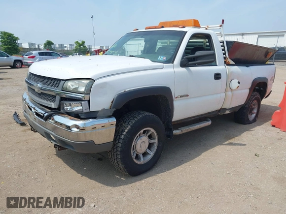 2006 Chevrolet Silverado 3500 SRW Wrk Trk z VIN 1GCHK34U36E213547, wystawiony jako IAAI lot #42521595 z przebiegiem 202 693 mil mil oraz . Historia ofert i sprzedaży dostępna na DreamBid. Obrazek 17.