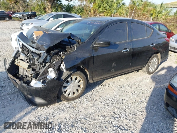 2015 Nissan Versa SV with VIN 3N1CN7AP5FL927352, listed as a IAAI auction lot 40702002 with 1 mi miles. Bid and sale history available at carsss.com. Image 2.