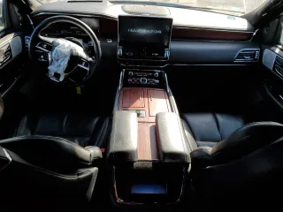 2022 Lincoln Navigator Reserve z VIN 5LMJJ2KT1NEL16482, wystawiony jako Copart lot #41737925 z przebiegiem 12 250 mil mil oraz Szkoda całkowita • Salvage title. Historia ofert i sprzedaży dostępna na DreamBid. Obrazek 8.