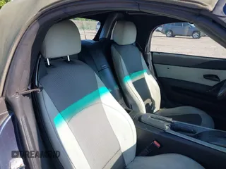 2003 BMW Z4 2.5i z VIN 4USBT33463LS45396, wystawiony jako IAAI lot #42323284 z przebiegiem 183 343 mil mil oraz . Historia ofert i sprzedaży dostępna na DreamBid. Obrazek 8.