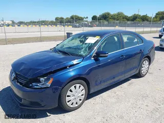 2013 Volkswagen Jetta Sedan SE with VIN 3VWDX7AJ0DM396590, listed as a IAAI auction lot 41829922 with 133,356 mi miles. Bid and sale history available at carsss.com. Image 17.