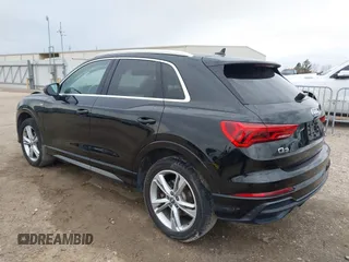 2020 Audi Q3 S line Premium z VIN WA1DECF34L1088002, wystawiony jako IAAI lot #41332352 z przebiegiem 41 196 mil mil oraz . Historia ofert i sprzedaży dostępna na DreamBid. Obrazek 3.