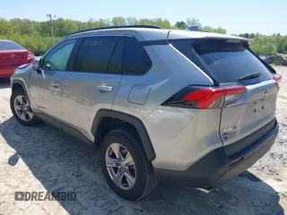 2022 Toyota RAV4 Hybrid XLE z VIN 2T3RWRFV9NW130410, wystawiony jako IAAI lot #42228113 z przebiegiem 32 672 mil mil oraz . Historia ofert i sprzedaży dostępna na DreamBid. Obrazek 3.
