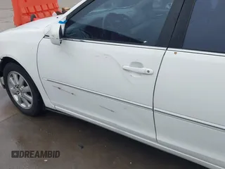 2003 Toyota Camry LE z VIN JTDBF30K530148403, wystawiony jako IAAI lot #41688346 z przebiegiem 299 143 mil mil oraz . Historia ofert i sprzedaży dostępna na DreamBid. Obrazek 17.
