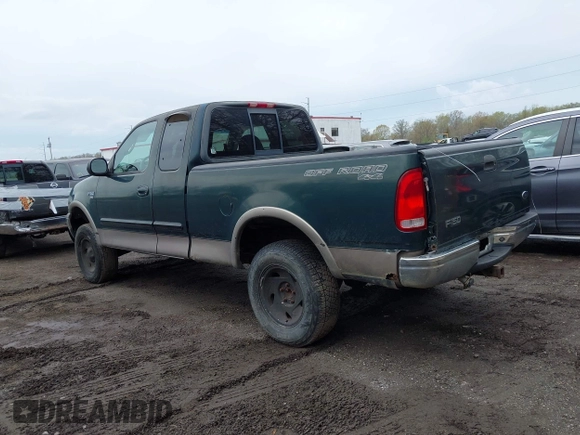 2001 Ford F-150 XL with VIN 1FTRX18LX1NA33311, listed as a IAAI auction lot 41940094 with 202,534 mi miles. Bid and sale history available at carsss.com. Image 3.