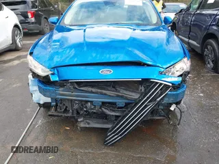 2020 Ford Fusion SE with VIN 3FA6P0HD2LR134659, listed as a IAAI auction lot 41801760 with 74,058 mi miles. Bid and sale history available at carsss.com. Image 6.