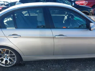 2007 BMW 3 Series 328i z VIN WBAVA33597FV65962, wystawiony jako IAAI lot #41991155 z przebiegiem 189 575 mil mil oraz . Historia ofert i sprzedaży dostępna na DreamBid. Obrazek 14.