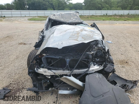 2019 BMW M5 z VIN WBSJF0C57KB447306, wystawiony jako Copart lot #71837424 z przebiegiem Nie podano mil oraz Szkoda całkowita • Salvage title. Historia ofert i sprzedaży dostępna na DreamBid. Obrazek 5.