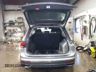2024 Volkswagen Tiguan SE with VIN 3VVMB7AXXRM113563, listed as a Copart auction lot 44438595 with 819 mi miles and Salvage title. Bid and sale history available at DreamBid. Image 6.