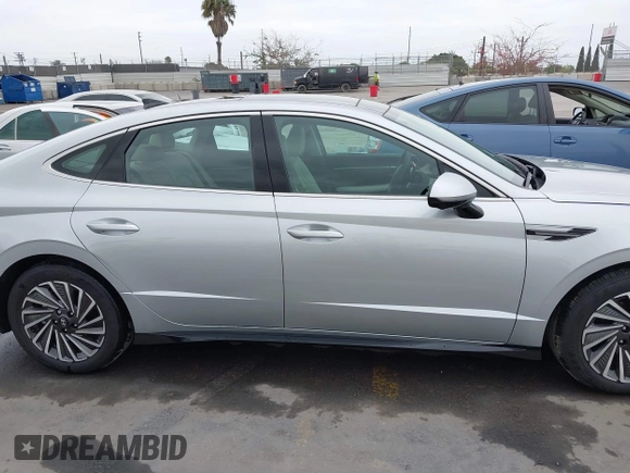 2024 Hyundai Sonata Hybrid Limited with VIN KMHL54JJ4RA088051, listed as a IAAI auction lot 42105893 with 12,134 mi miles. Bid and sale history available at carsss.com. Image 14.