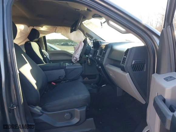 2019 Ford F-150 XL with VIN 1FTEW1E59KKC95833, listed as a IAAI auction lot 41329570 with 61,429 mi miles. Bid and sale history available at carsss.com. Image 5.