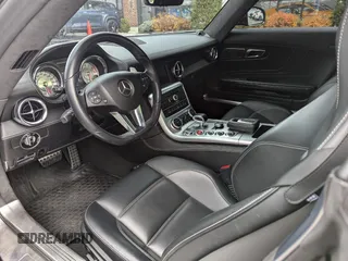 2012 Mercedes-Benz SLS AMG z VIN WDDRK7HA9CA006858, wystawiony jako Copart lot #46749725 z przebiegiem 20 085 mil mil oraz Tytuł czysty. Historia ofert i sprzedaży dostępna na DreamBid. Obrazek 9.