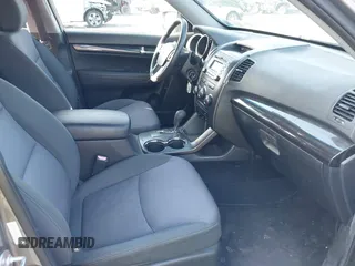 2012 Kia Sorento LX with VIN 5XYKT4A60CG215645, listed as a IAAI auction lot 42026665 with 121,901 mi miles. Bid and sale history available at carsss.com. Image 5.