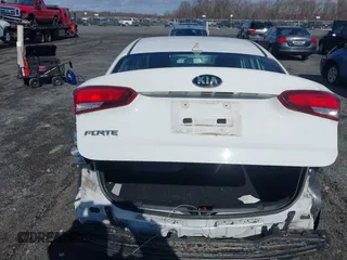 2017 Kia Forte LX with VIN 3KPFK4A7XHE062659, listed as a IAAI auction lot 41595629 with 38,102 mi miles. Bid and sale history available at carsss.com. Image 17.