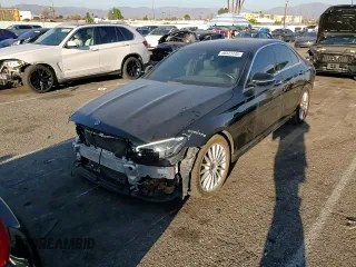 2022 Mercedes-Benz E 350 z VIN W1KZF8DB0NB085097, wystawiony jako Copart lot #46523145 z przebiegiem 65 247 mil mil oraz Szkoda całkowita • Salvage title. Historia ofert i sprzedaży dostępna na DreamBid. Obrazek 10.