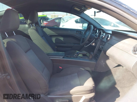 2007 Ford Mustang Deluxe с VIN 1ZVFT80N975339457, выставлен на аукционе IAAI как лот 42080705 с пробегом 174 771 миль миль и . История ставок и продаж доступна на DreamBid. Изображение 5.