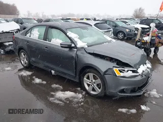 2014 Volkswagen Jetta TDI w/Premium/Nav с VIN 3VWLL7AJ4EM332920, выставлен на аукционе IAAI как лот 41630948 с пробегом 148 754 миль миль и . История ставок и продаж доступна на DreamBid. Изображение 1.