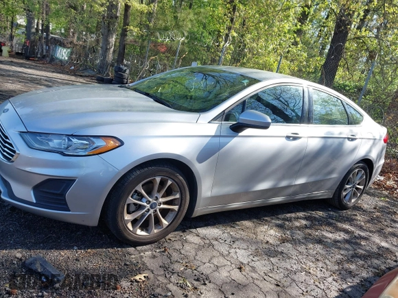 2019 Ford Fusion SE with VIN 3FA6P0HD0KR192915, listed as a IAAI auction lot 41980996 with 128,336 mi miles. Bid and sale history available at carsss.com. Image 14.