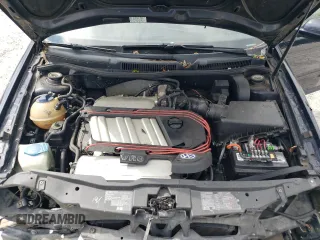 2000 Volkswagen Jetta with VIN 3VWSE29M7YM028198, listed as a Copart auction lot 73648504 with 265,184 mi miles and Salvage title. Bid and sale history available at DreamBid. Image 11.