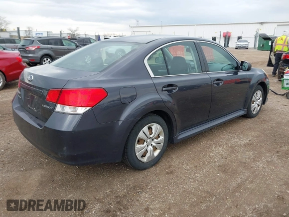 2011 Subaru Legacy 2.5i z VIN 4S3BMCA61B3239799, wystawiony jako IAAI lot #42099808 z przebiegiem 166 678 mil mil oraz . Historia ofert i sprzedaży dostępna na DreamBid. Obrazek 4.