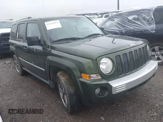 2009 Jeep Patriot Limited z VIN 1J4FF48BX9D137856, wystawiony jako IAAI lot #42328493 z przebiegiem 142 059 mil mil oraz . Historia ofert i sprzedaży dostępna na DreamBid. Obrazek 1.
