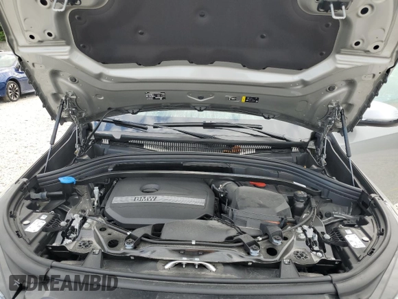 2024 BMW X1 xDrive28i z VIN WBX73EF05R5Z49203, wystawiony jako Copart lot #52685125 z przebiegiem Nie podano mil oraz Nie do naprawy • Non repairable. Historia ofert i sprzedaży dostępna na DreamBid. Obrazek 11.