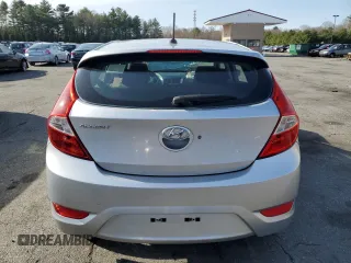2012 Hyundai Accent SE z VIN KMHCU5AE2CU010532, wystawiony jako Copart lot #49165705 z przebiegiem Nie podano mil oraz Szkoda całkowita • Salvage title. Historia ofert i sprzedaży dostępna na DreamBid. Obrazek 6.