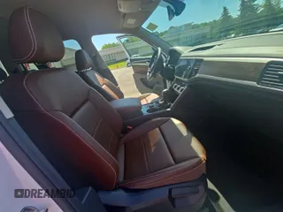 2023 Volkswagen Atlas SE с VIN 1V2HR2CA7PC526707, выставлен на аукционе IAAI как лот 42854241 с пробегом 28 220 миль миль и . История ставок и продаж доступна на DreamBid. Изображение 9.